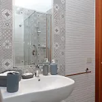 Terrazza Del Cortile - By Vacation Service شقة تْشيفالو